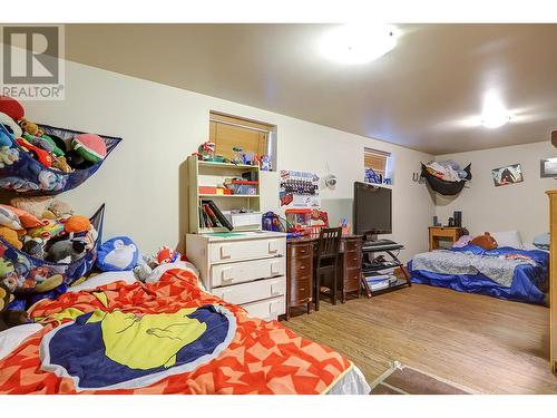 6226 Okanagan Avenue, Vernon, BC - Indoor Photo Showing Bedroom