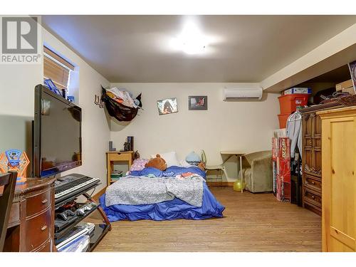 6226 Okanagan Avenue, Vernon, BC - Indoor Photo Showing Bedroom