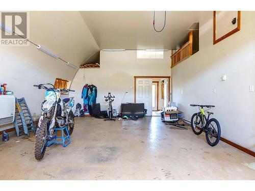 6226 Okanagan Avenue, Vernon, BC - Indoor Photo Showing Garage