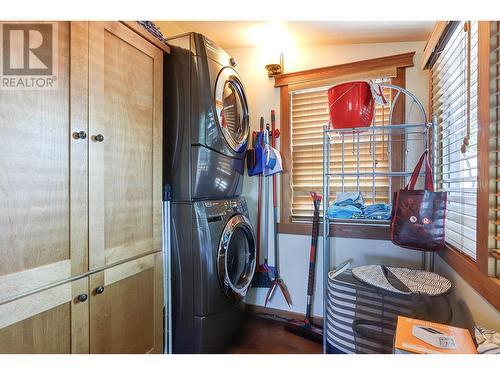 6226 Okanagan Avenue, Vernon, BC - Indoor Photo Showing Laundry Room