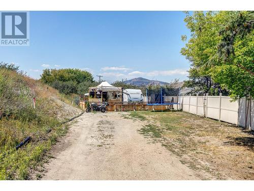 6226 Okanagan Avenue, Vernon, BC - Outdoor