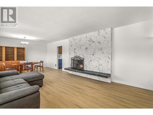 1445 Alta Vista Road, Kelowna, BC - Indoor Photo Showing Living Room With Fireplace