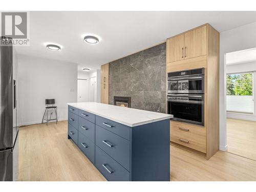 1445 Alta Vista Road, Kelowna, BC - Indoor Photo Showing Kitchen