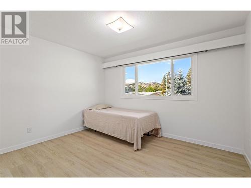 1445 Alta Vista Road, Kelowna, BC - Indoor Photo Showing Bedroom