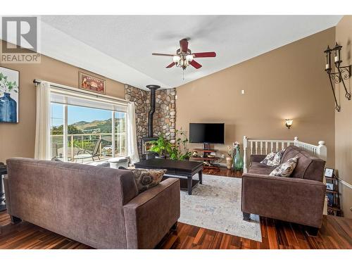 2734 Sugosa Place, West Kelowna, BC - Indoor Photo Showing Living Room