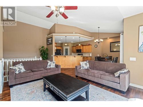 2734 Sugosa Place, West Kelowna, BC - Indoor Photo Showing Living Room