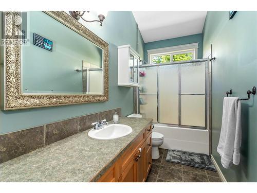 2734 Sugosa Place, West Kelowna, BC - Indoor Photo Showing Bathroom