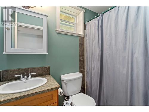 2734 Sugosa Place, West Kelowna, BC - Indoor Photo Showing Bathroom