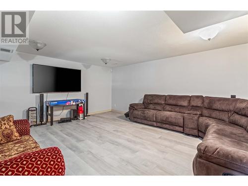 2734 Sugosa Place, West Kelowna, BC - Indoor Photo Showing Living Room