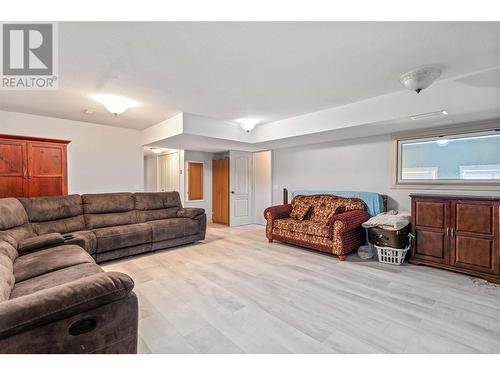 2734 Sugosa Place, West Kelowna, BC - Indoor Photo Showing Living Room