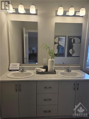 519 Edenwylde Drive, Stittsville, ON - Indoor Photo Showing Bathroom