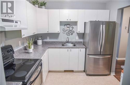 382 Morris Street, Pembroke, ON - Indoor Photo Showing Kitchen