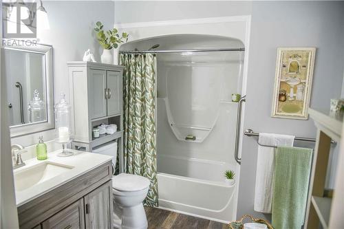 382 Morris Street, Pembroke, ON - Indoor Photo Showing Bathroom