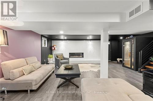 19 Minstrel Court, Hamilton (Mountview), ON - Indoor With Fireplace