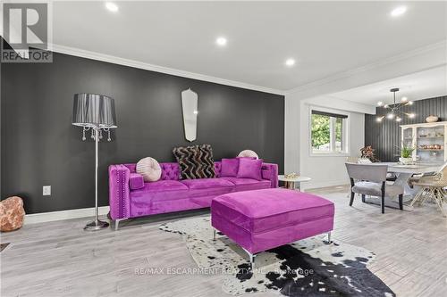 19 Minstrel Court, Hamilton (Mountview), ON - Indoor Photo Showing Living Room