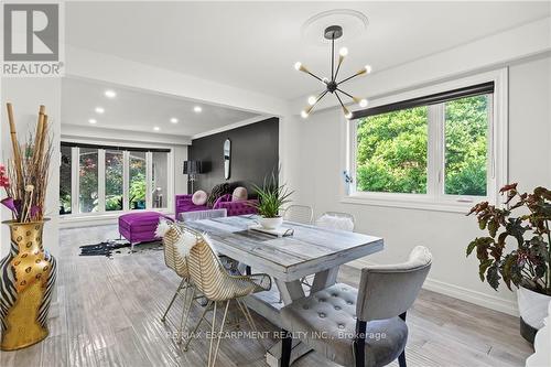 19 Minstrel Court, Hamilton (Mountview), ON - Indoor Photo Showing Dining Room