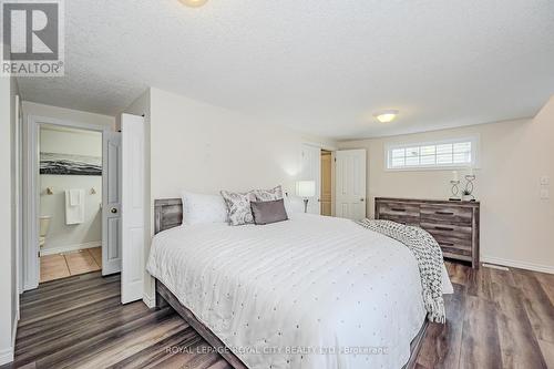 18 Carrington Place, Guelph (Guelph South), ON - Indoor Photo Showing Bedroom