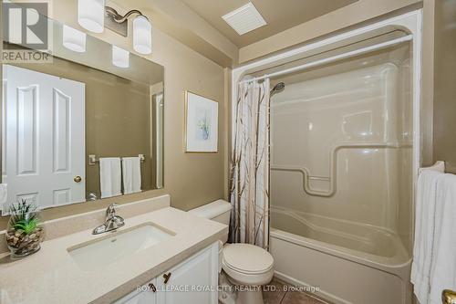 18 Carrington Place, Guelph (Guelph South), ON - Indoor Photo Showing Bathroom