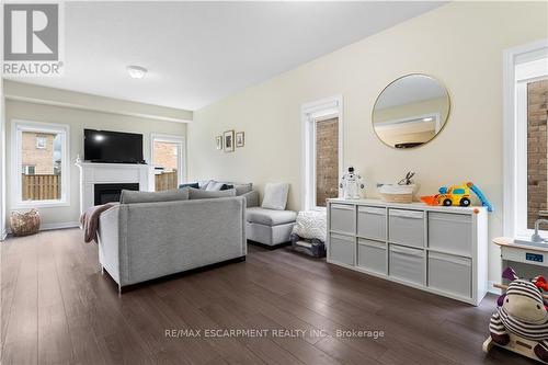 4456 Saw Mill Drive, Niagara Falls, ON - Indoor Photo Showing Living Room With Fireplace