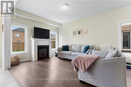 4456 Saw Mill Drive, Niagara Falls, ON - Indoor Photo Showing Living Room With Fireplace