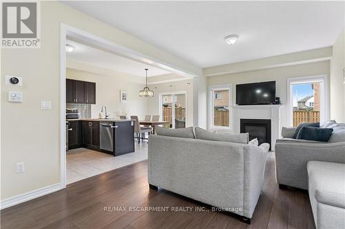 4456 Saw Mill Drive, Niagara Falls, ON - Indoor Photo Showing Living Room With Fireplace