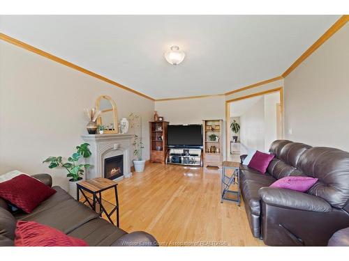 1032 Grand Marais Road East, Windsor, ON 