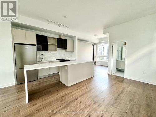 3045 Trailside Drive, Oakville, ON - Indoor Photo Showing Kitchen