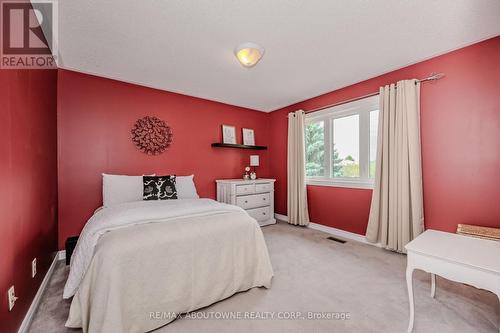 126 Howell Road, Oakville (River Oaks), ON - Indoor Photo Showing Bedroom