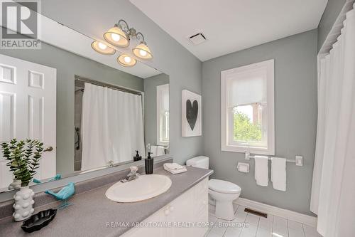 126 Howell Road, Oakville (River Oaks), ON - Indoor Photo Showing Bathroom