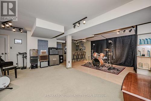 126 Howell Road, Oakville (River Oaks), ON - Indoor