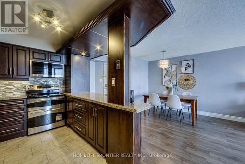 1015 - 35 Trailwood Drive, Mississauga (Hurontario), ON - Indoor Photo Showing Kitchen