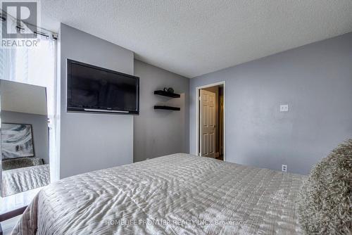 1015 - 35 Trailwood Drive, Mississauga (Hurontario), ON - Indoor Photo Showing Bedroom