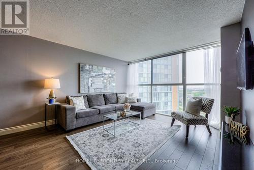 1015 - 35 Trailwood Drive, Mississauga (Hurontario), ON - Indoor Photo Showing Living Room