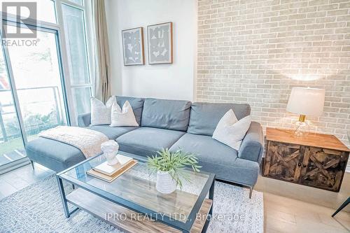 105 - 339 Rathburn Road W, Mississauga (City Centre), ON - Indoor Photo Showing Living Room