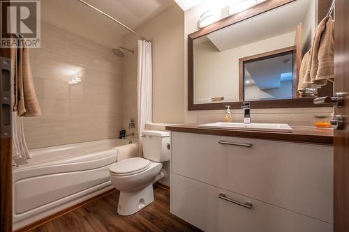 15018 Kato Street, Summerland, BC - Indoor Photo Showing Bathroom