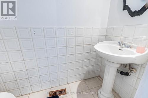 28 - 900 Central Park Drive, Brampton (Northgate), ON - Indoor Photo Showing Bathroom