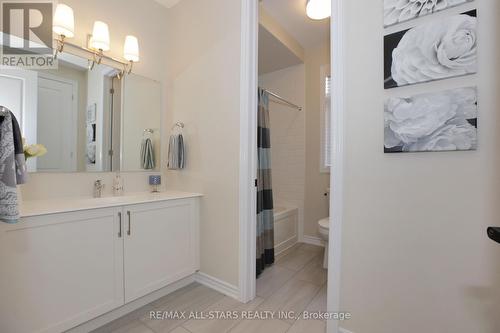 37 Howard Williams Court, Uxbridge, ON - Indoor Photo Showing Bathroom