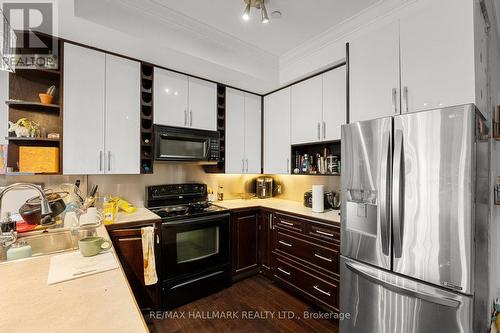 2151 Danforth Avenue, Toronto (East End-Danforth), ON - Indoor Photo Showing Kitchen