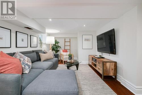 202 Scarboro Crescent, Toronto (Cliffcrest), ON - Indoor Photo Showing Living Room