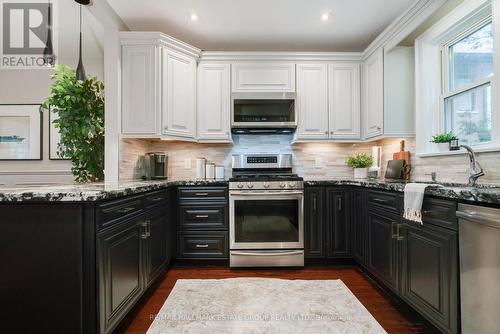 202 Scarboro Crescent, Toronto (Cliffcrest), ON - Indoor Photo Showing Kitchen With Upgraded Kitchen