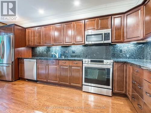 35 - 38 Fairview Road W, Mississauga (Fairview), ON - Indoor Photo Showing Kitchen With Stainless Steel Kitchen