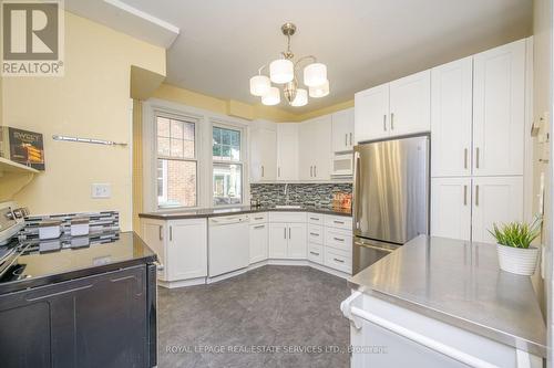 39 Court Street N, Milton, ON - Indoor Photo Showing Kitchen