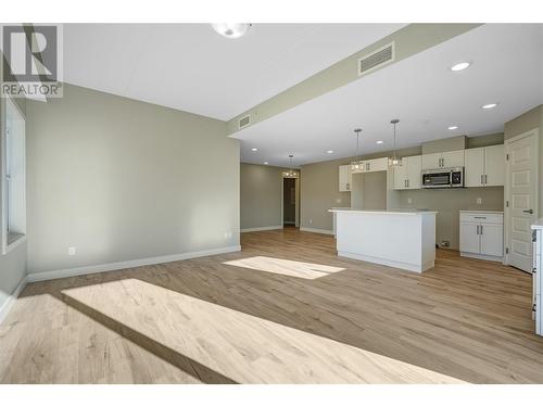 5640 51St Street Unit# 204, Osoyoos, BC - Indoor Photo Showing Kitchen