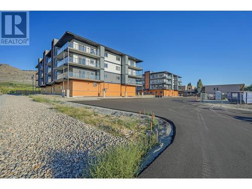 5640 51St Street Unit# 204, Osoyoos, BC - Outdoor