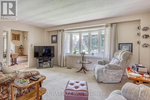 3 Strike Avenue, Clarington (Bowmanville), ON - Indoor Photo Showing Living Room