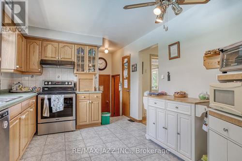 3 Strike Avenue, Clarington (Bowmanville), ON - Indoor Photo Showing Kitchen