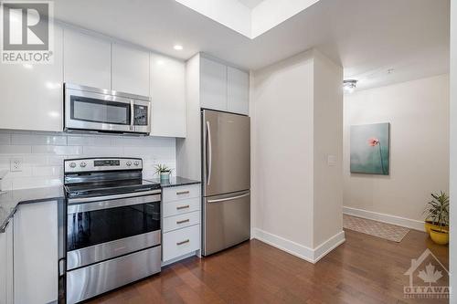 2785 Baseline Road Unit#102, Ottawa, ON - Indoor Photo Showing Kitchen With Stainless Steel Kitchen