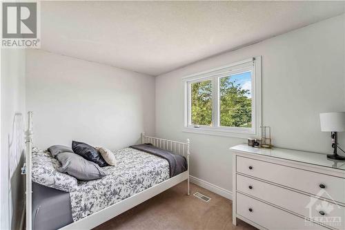 26 Fortune Street, Richmond, ON - Indoor Photo Showing Bedroom