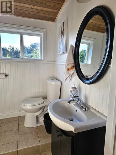 1217 Goulais Ave, Sault Ste. Marie, ON - Indoor Photo Showing Bathroom