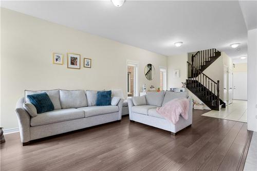 Living Room - 4456 Saw Mill Drive, Niagara Falls, ON - Indoor Photo Showing Living Room